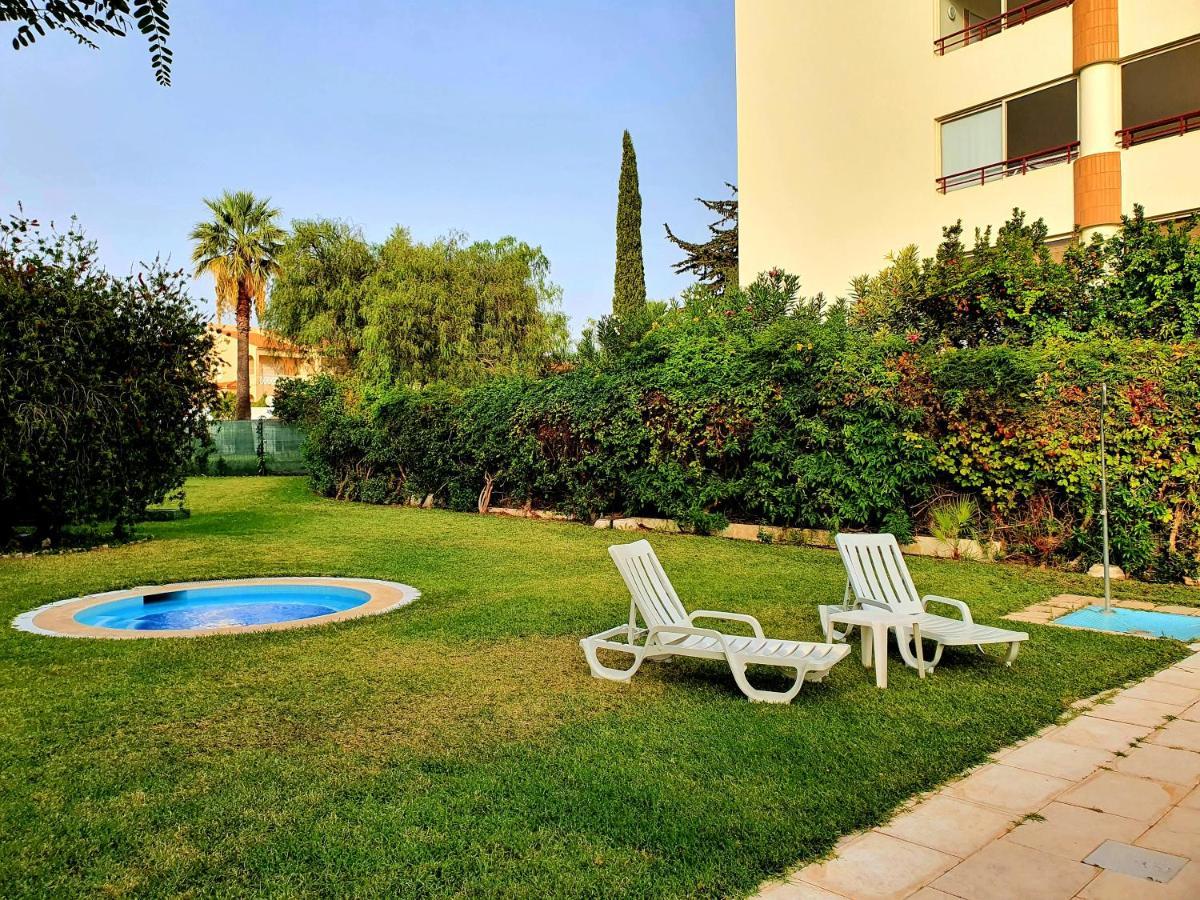 Zarco - Cosy Apartment In Vilamoura With A Balcony With View To The 2 Swimming Pools - Near The Beach & The Marina Quarteira Exterior photo