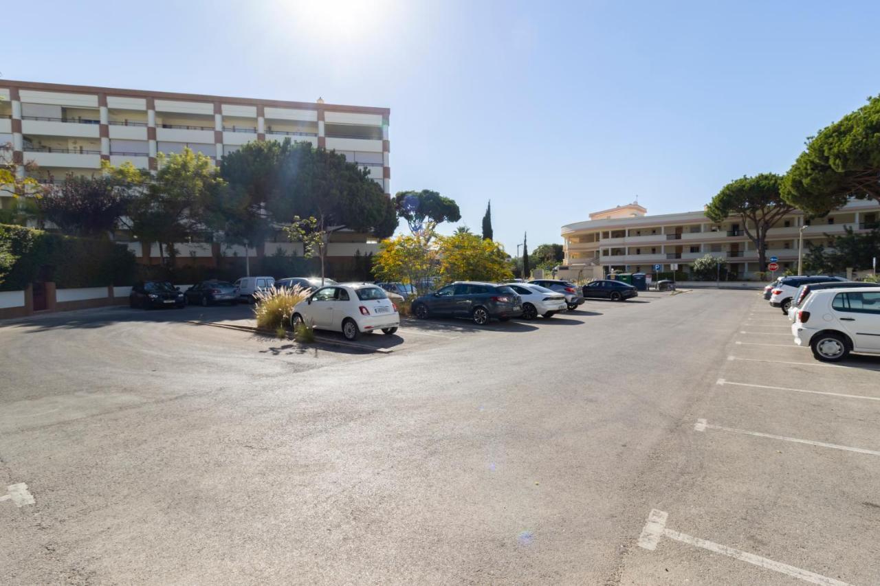 Zarco - Cosy Apartment In Vilamoura With A Balcony With View To The 2 Swimming Pools - Near The Beach & The Marina Quarteira Exterior photo