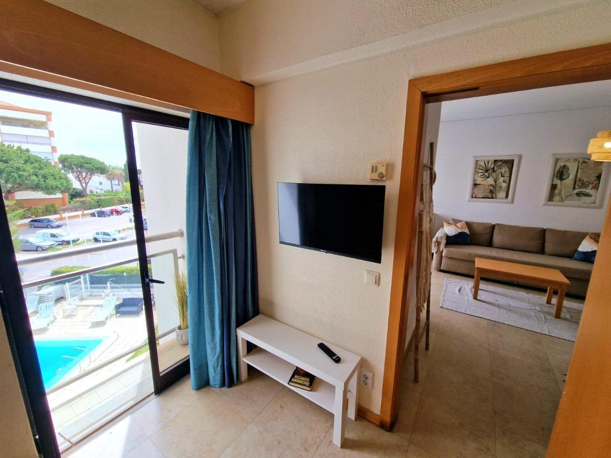 Zarco - Cosy Apartment In Vilamoura With A Balcony With View To The 2 Swimming Pools - Near The Beach & The Marina Quarteira Exterior photo